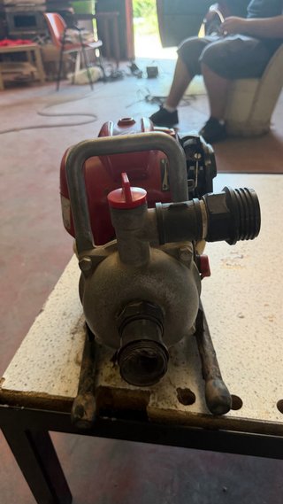 Bomba de agua a gasolina