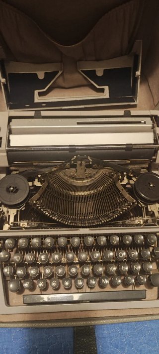 Máquina de escribir Erika vintage