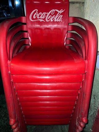 Sillas Coca-Cola de plástico apilables