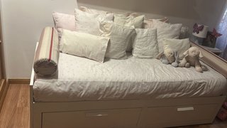 Cama con 2 colchones •EXCELENTE ESTADO•