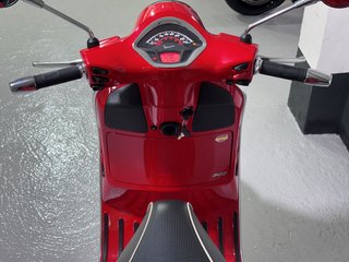 Vespa GTS 300