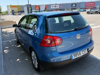 Volkswagen Golf 2004