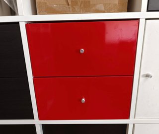 Cassetti metallici rossi per scaffale Kallax