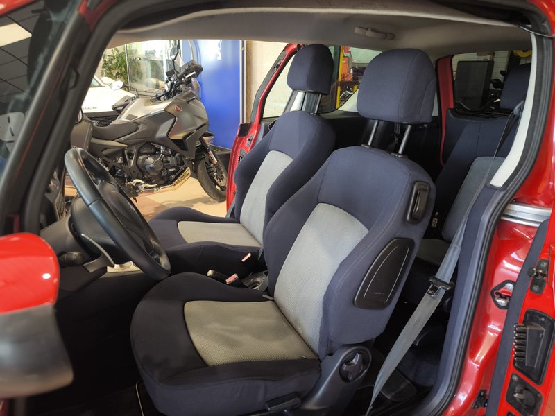 Peugeot 1007 1.6 Sport 2 Tronic 2006, foto 16