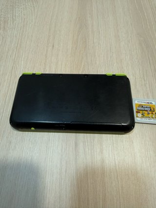Nintendo 2DS XL Negra/Verde + Juegos