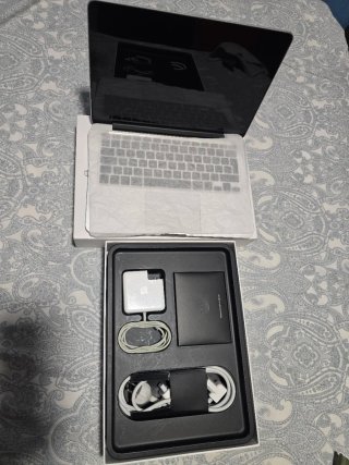 MacBook Pro con pantalla Retina de 13.3 pulgadas.