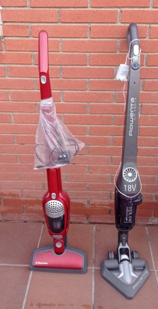 Aspiradora Escoba Rowenta y Electrolux