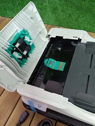 HP Scanjet Escáner de Superficie Plana Pro 2500 f1
