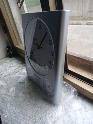 Orologio da parete con termometro e igrometro