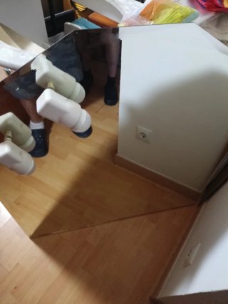 Lavabo de baño de mármol y plástico