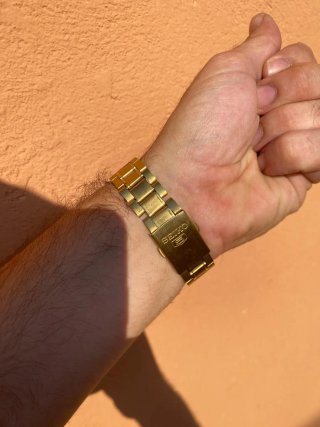 Reloj Seiko 5 Automático Dorado