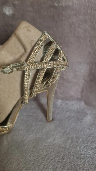 Sandalias Steve Madden Doradas