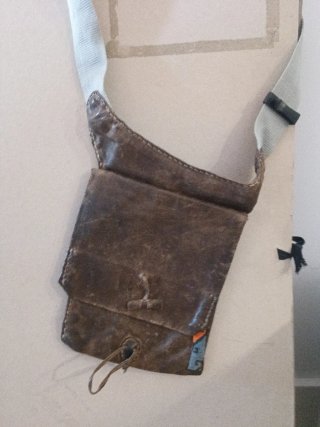 Bolso artesanal de cuero