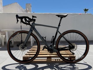MEGAMO GRAVEL CARBON - COMO NUEVA