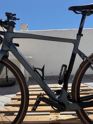 MEGAMO GRAVEL CARBON - COMO NUEVA