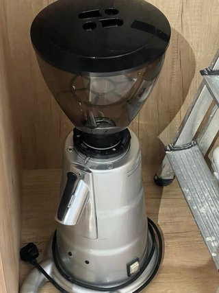 Cafetera La Marzocco + Molinillo + BWT Osmosis