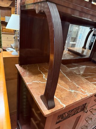 Alacena antigua madera y marmol  estilo modernista