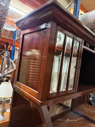 Alacena antigua madera y marmol  estilo modernista