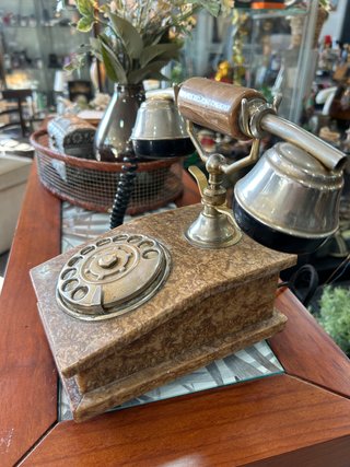 Teléfono Vintage de Ónix y Latón (Años 60-70)