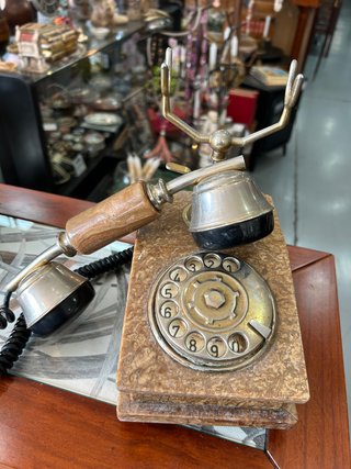 Teléfono Vintage de Ónix y Latón (Años 60-70)