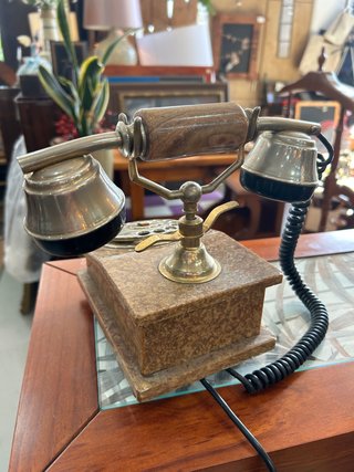 Teléfono Vintage de Ónix y Latón (Años 60-70)
