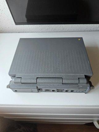 1Apple PowerBook 165 Gris