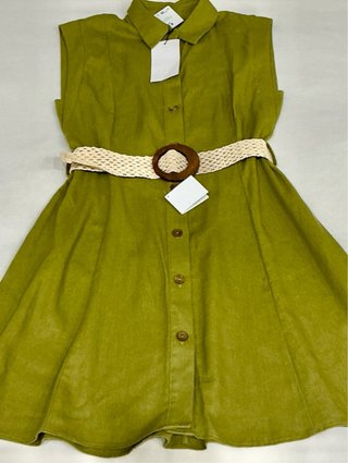Vestido verde Zara con cinturón