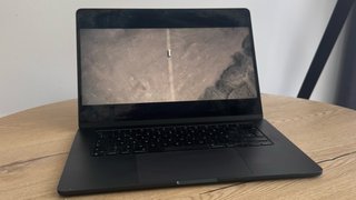 MacBook Air M2 15" · Midnight · Como nueva