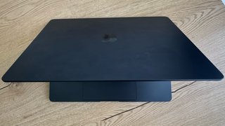 MacBook Air M2 15" · Midnight · Como nueva