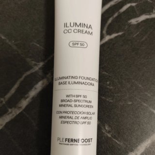 Toty Ilumina CC Cream SPF 50 + esponja