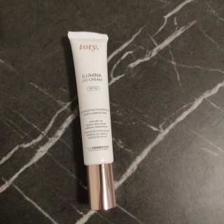 Toty Ilumina CC Cream SPF 50 + esponja