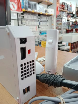 CONSOLA NINTENDO WII CON MANDO NUNCHUCK CABLES