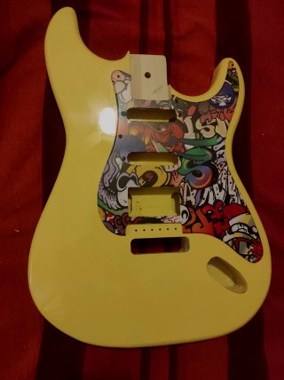 Cuerpo  guitarra stratocaster Nuevo + Pickguard