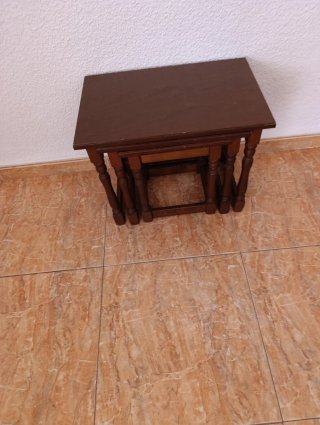 Trío de Mesitas Auxiliares de Madera
