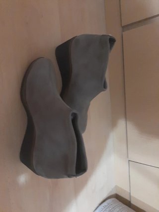 Botines grises de cuña