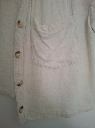 Camisa corta Stradivarius color crudo