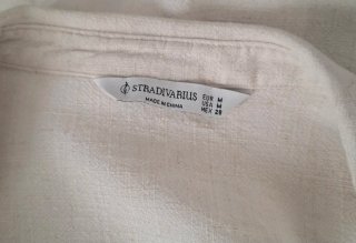 Camisa corta Stradivarius color crudo
