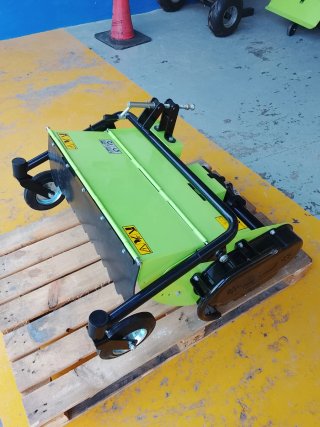 Motocultor y desbrozadora de martillos