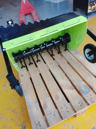 Motocultor y desbrozadora de martillos