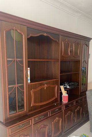 Mueble de salón madera y cristal