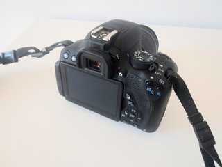 Canon EOS 700D + Objetivo 18-55mm