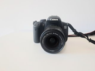 Canon EOS 700D + Objetivo 18-55mm