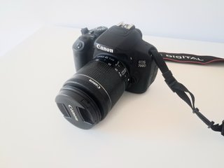 Canon EOS 700D + Objetivo 18-55mm