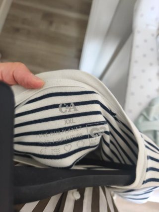 Camiseta Rayas Blanca y Negra Talla Única, tengo 2