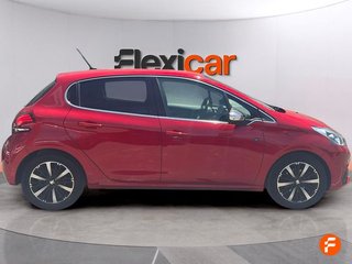 Peugeot 208 5P Signature 1.2L PureTech 81KW (110CV)