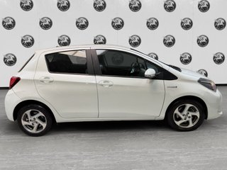 Toyota Yaris 2016 hibrido etiqueta eco