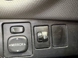 Toyota Yaris 2016 hibrido etiqueta eco