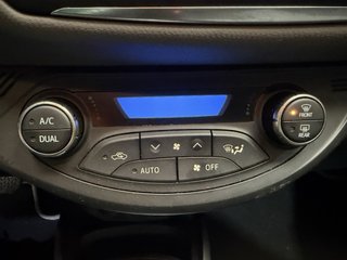 Toyota Yaris 2016 hibrido etiqueta eco