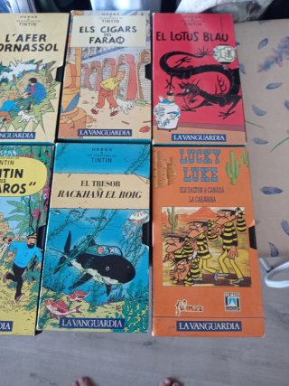 11 Películas VHS Tintín y 1 de Lucky luke