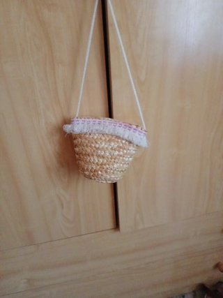 Cesto infantil de paja con osito rosa